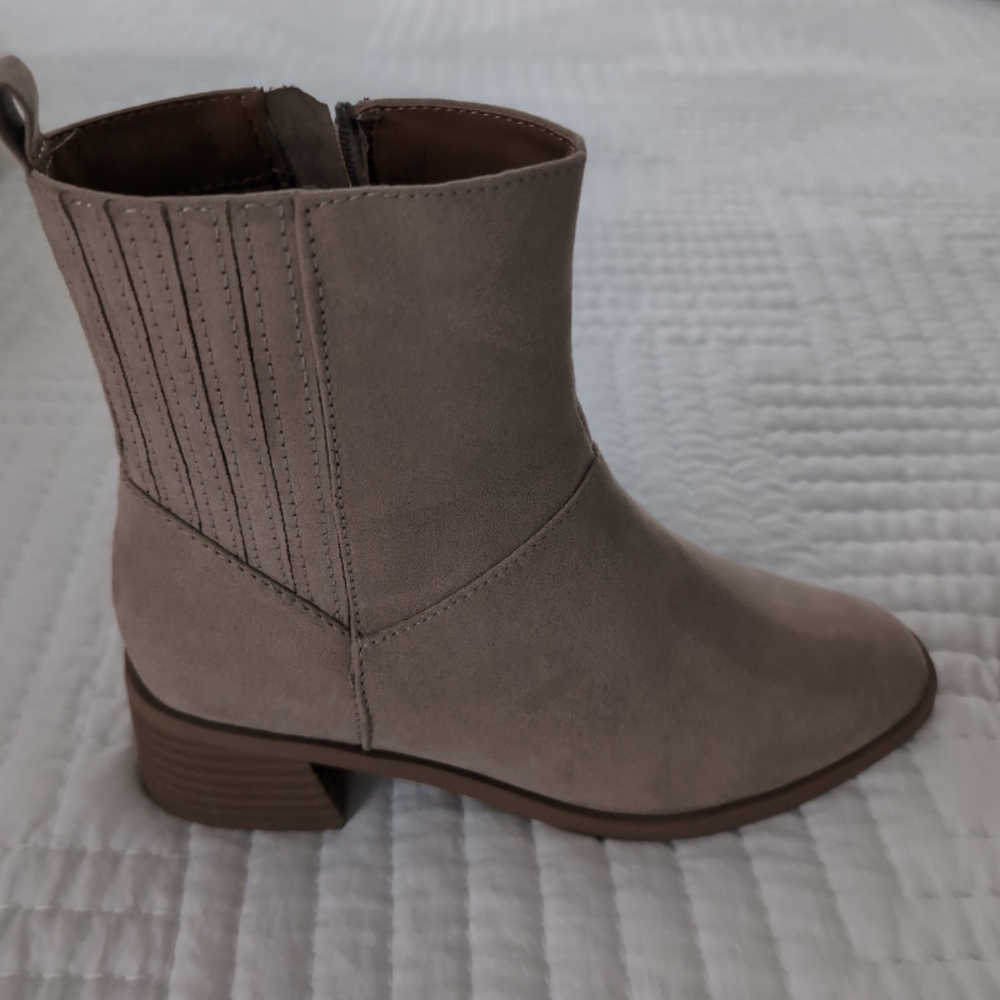 Women's Tan Ankle Boots Size 6.5 Like New